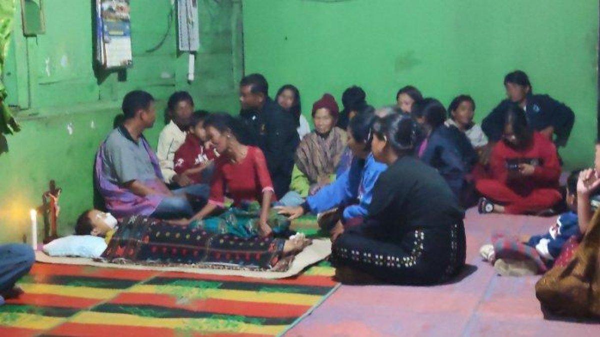 Seorang bocah 10 tahun bernama Yuli tewas usai digigit anjing kesayangannya di Kabupaten Dairi, Sumut