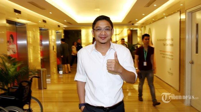 Sigit Purnomo Syamsuddin Said atau lebih dikenal Pasha Ungu.