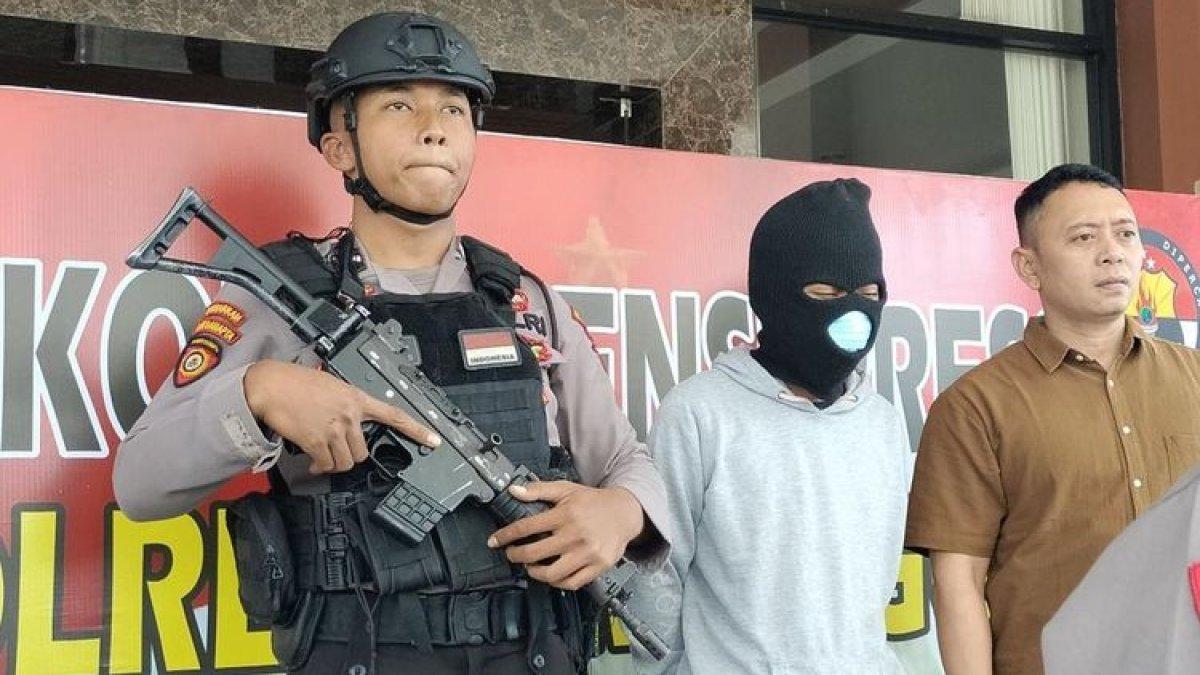 Siswa h nekat membakar sekolahnya