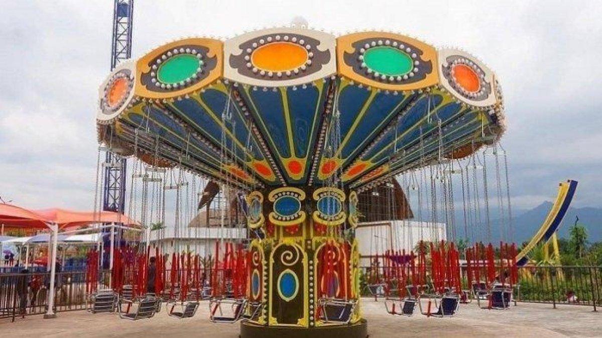 Salah satu wahana yang ada di Solo Theme Park, Semarang.