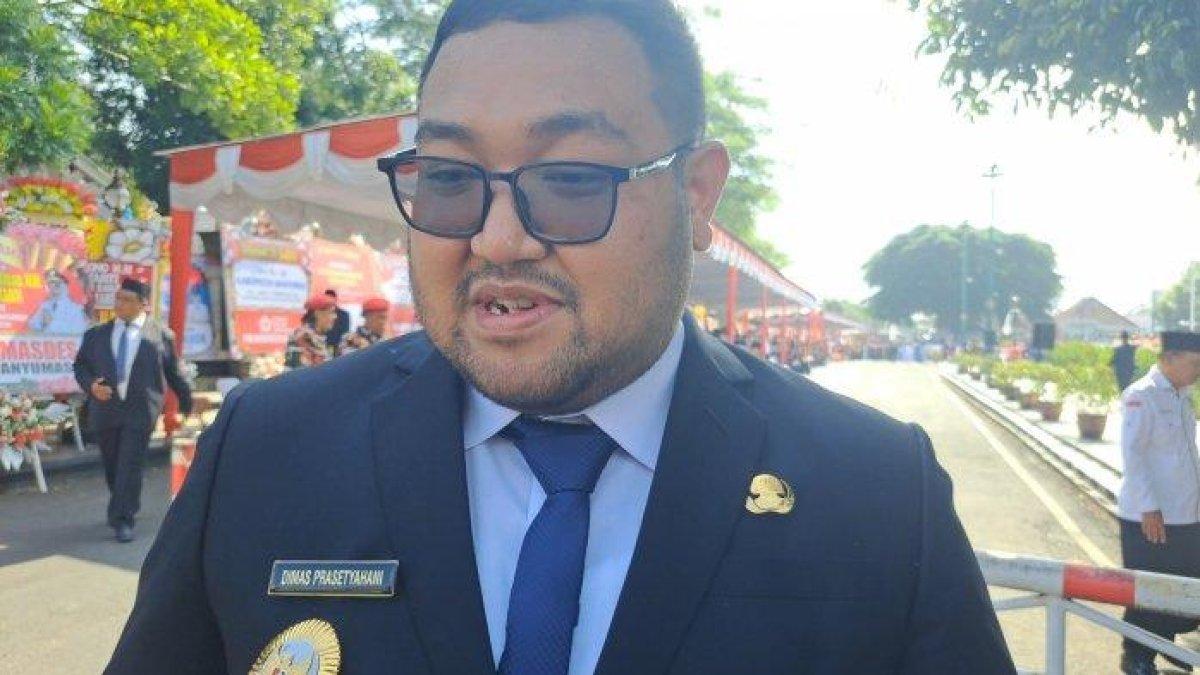 SOSOK DIMAS PRASETYAHANI - Wakil Bupati Purbalingga, Dimas Prasetyahani memberikan pernyataan terkait polemik Band Sukatani. Inilah sosok Dimas Prasetyahani.