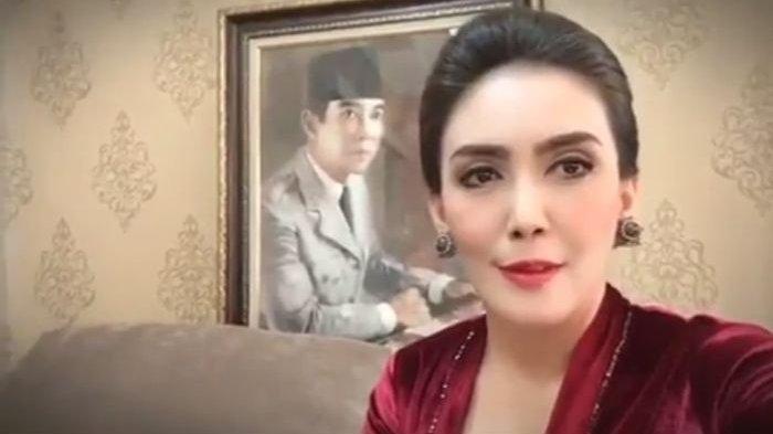 Sosok artis Rieke Diah Pitaloka.