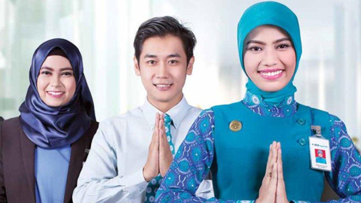 Staf BCA Syariah.
