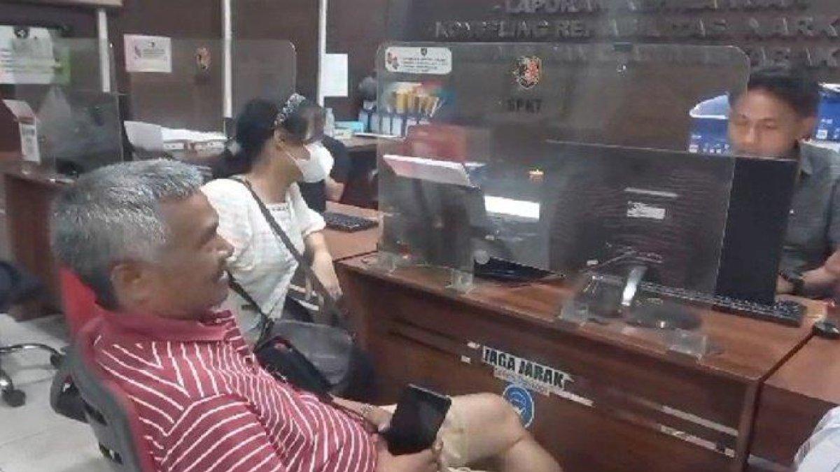 Supardi, warga asal Bekasi yang menjadi korban bandit pecah kaca di Palembang kini melaporkan kejadian tersebut ke Polrestabes Palembang.