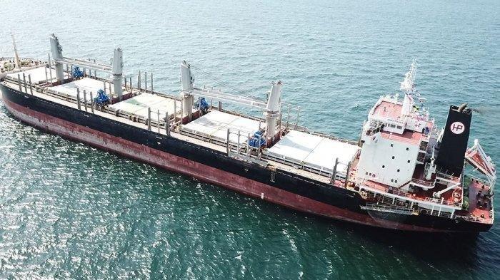 Kapal Kargo Curah atau Bulker Carrier MV Habco Pioneer. Kapal kargo besar ini ditabrak kapal nelayan Barokah Jaya di Perairan Balongan Indramayu, Jumat (3/4/2021) pukul 16.45 WIB.