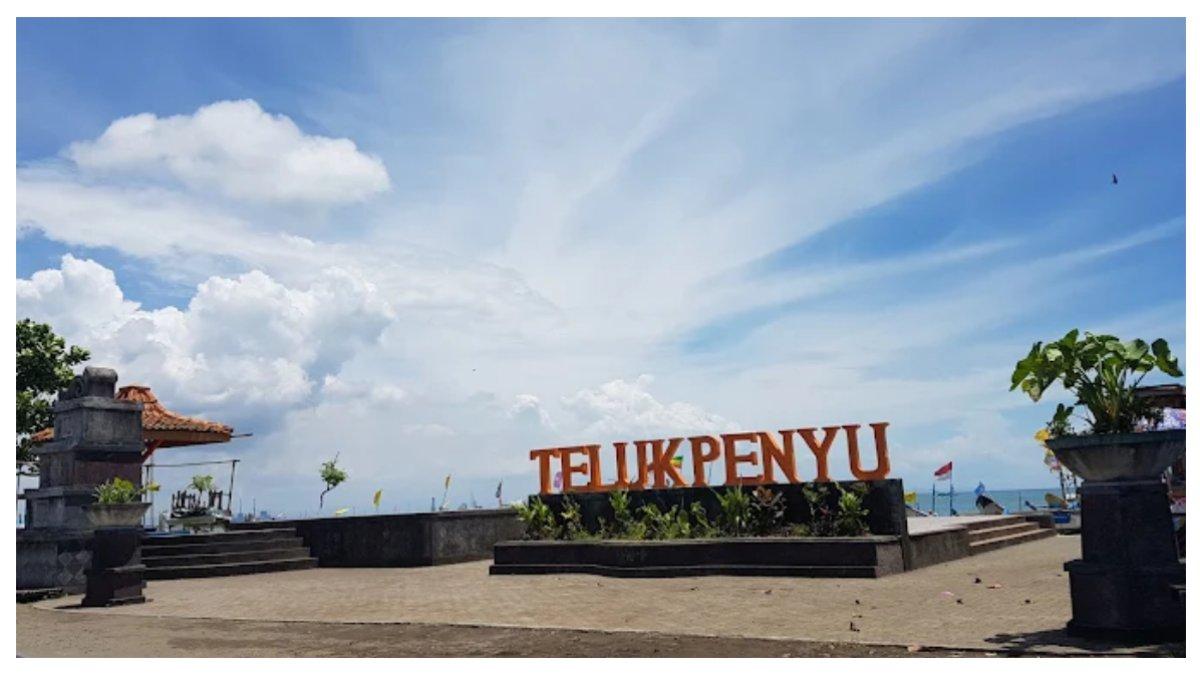 PANTAI TELUK PENYU -
