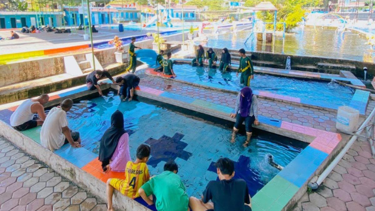 OBYEK WISATA KLATEN: Fasilitas terapi ikan yang dihadirkan di Umbul Pelem Waterpark
