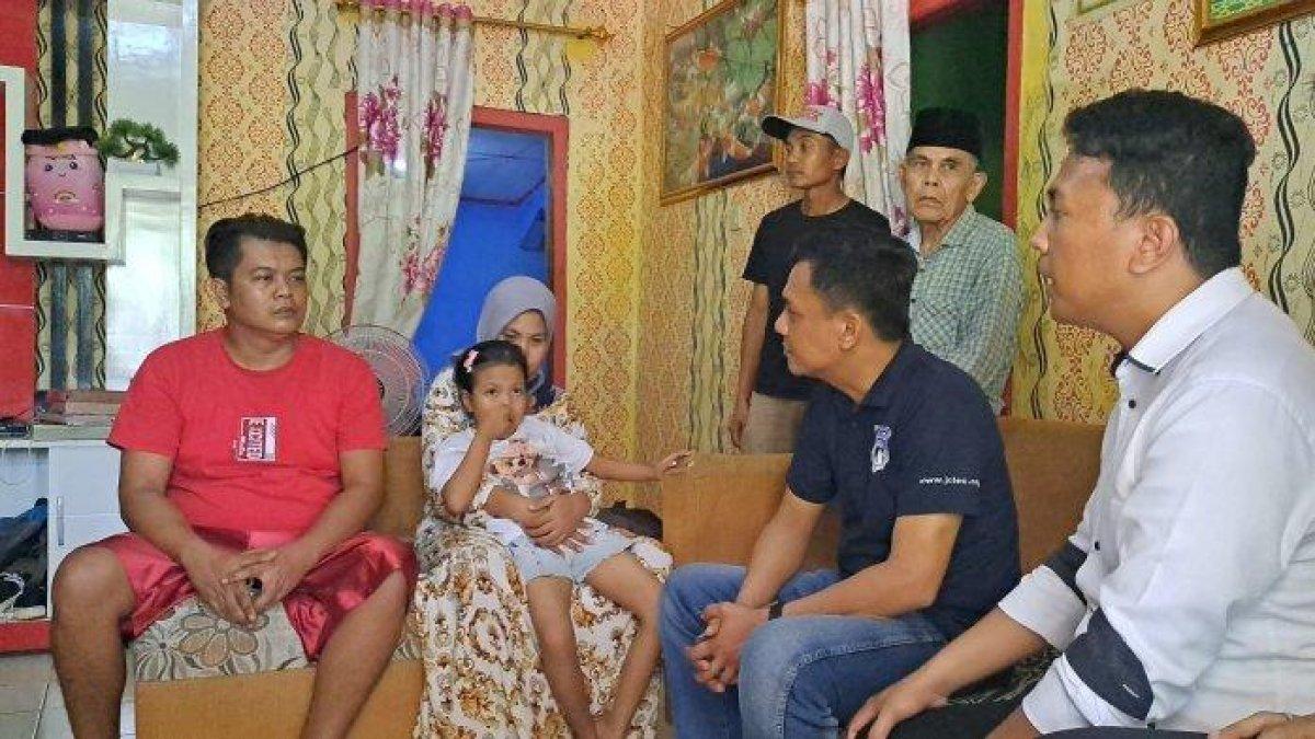Unit PPA Polres Sukabumi Mendatangi keluarga MA