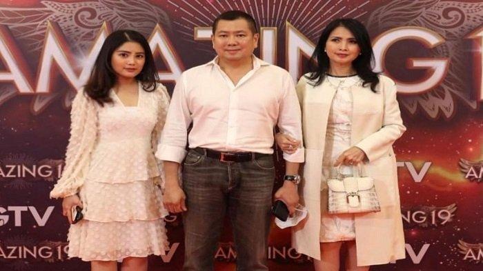 Valencia Tanoesoedibjo dan kedua orangtuanya, Hary Tanoesoedibjo dan Liliana Tanoesoedibjo