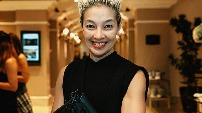 Vicky Burki artis yang nyaman seorang diri