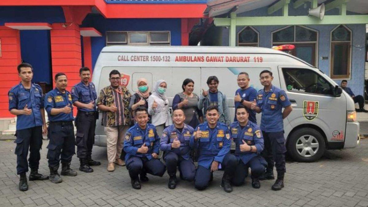 Warga Kabupaten Demak minta bantuan Damkar Semarang untuk melepaskan cincin di alat kelaminnya.