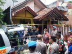 petugas-mengevakuasi-dua-jasad-wanita-diduga-korban-pembunuha.jpg