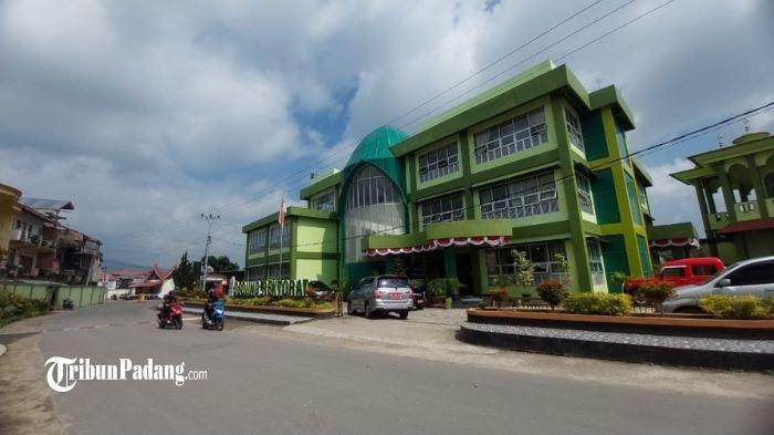 Gedung Rektorat UIN Bukittinggi.