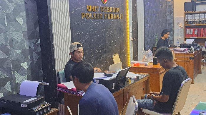Dua orang warga Kuranji, Kota Padang, Sumatera Barat (Sumbar), diduga melakukan tindak pidana pencurian dengan pemberatan berupa perangkat tower komunikasi.