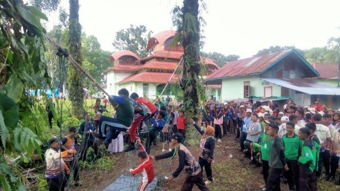 Kegiatan outbond yang dilaksanakan pada kegiatan Jambore cabang ke V di Bumi Perkemahan Lapangan MTQ Padang Tujuh.