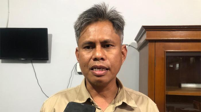 KARHUTLA DI SUMBAR- Juru Bicara BPBD Sumbar, Ilham Wahab, saat diwawancarai di ruang kerjanya, Kamis (24/7/2025). Ia menjelaskan BPBD mencatat sekitar 864 hektare lahan terdampak Karhutla, dengan sebaran terbesar berada di Kecamatan Pangkalan Koto Baru, Kabupaten Lima Puluh Kota, Sumatera Barat.