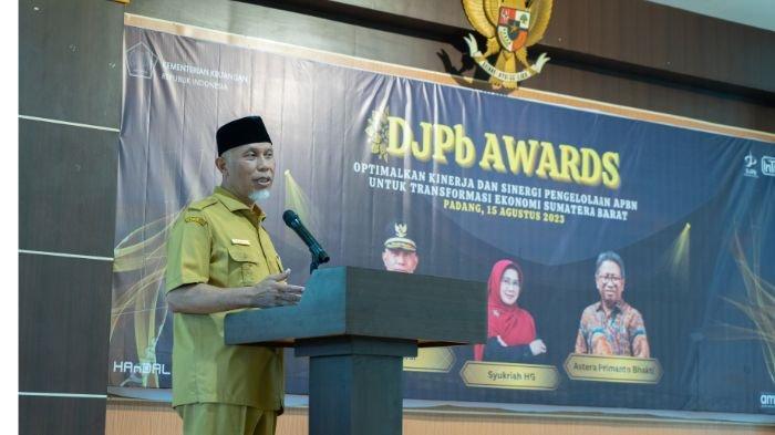 Dalam rangka meningkatkan sinergi, koordinasi, dan konsolidasi dalam upaya peningkatan kualitas dan kemanfaatan pengelolaan APBN guna mendorong akselerasi proses transformasi ekonomi dan fiskal di Sumatera Barat, Kanwil Ditjen Perbendaharaan (DJPb) Provinsi Sumatera Barat menyelenggarakan kegiatan Rapat Koordinasi Daerah (Rakorda) Pelaksanaan Anggaran Tahun 2023.