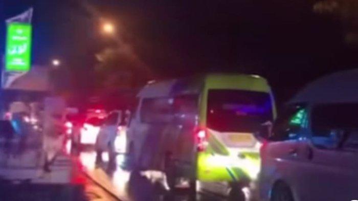 Tangkapan layar video kemacetan yang dikirim netizen ke sosial media instagram sekira pukul 20.48 WIB tadi, Rabu (19/7/2023).