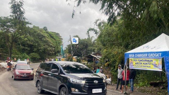 Kondisi arus lalin di Kelok Hantu, Nagari Aie Angek, Kecamatan X Koto, Kabupaten Tanah Datar, Minggu (21/4/2024)