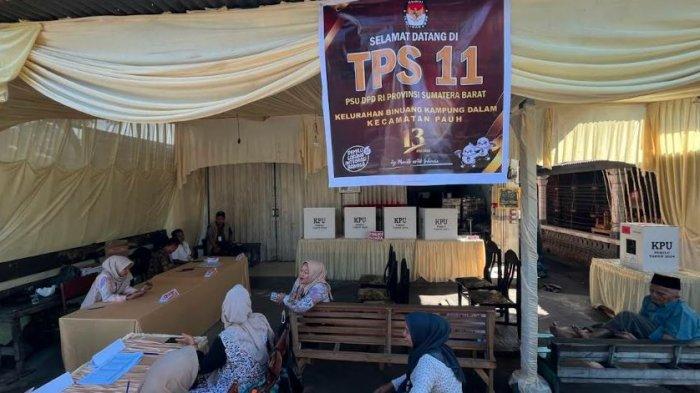 Lengangnya pemilih di TPS 11 Binuang Kampuang Dalam Kecamatan Pauh Kota Padang saat Pemungutan Suara Ulang DPD RI Sumatera Barat, Sabtu (13/7/2024).