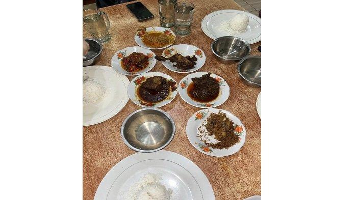 Nasi Padang di Restoran Selamat