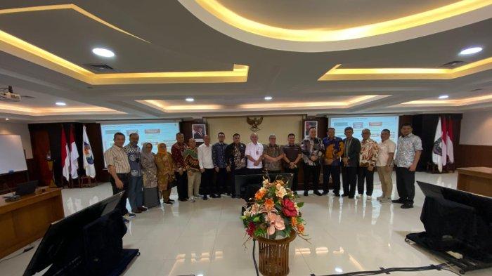 Pansus DPRD Sumbar dan Kemendagri Berfoto Bersama Usai Pembahasan Ranperda RTRW. Pembahasan intensif dilakukan terkait isu kawasan peternakan dan integrasinya ke dalam kawasan pertanian, sebagai bagian dari finalisasi Ranperda RTRW 2025-2045 yang akan disahkan pada 17 Maret 2025.