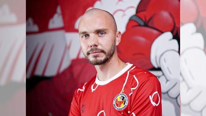 Pemain asing dari tim Semen Padang FC, Charlie Thomas Scott.