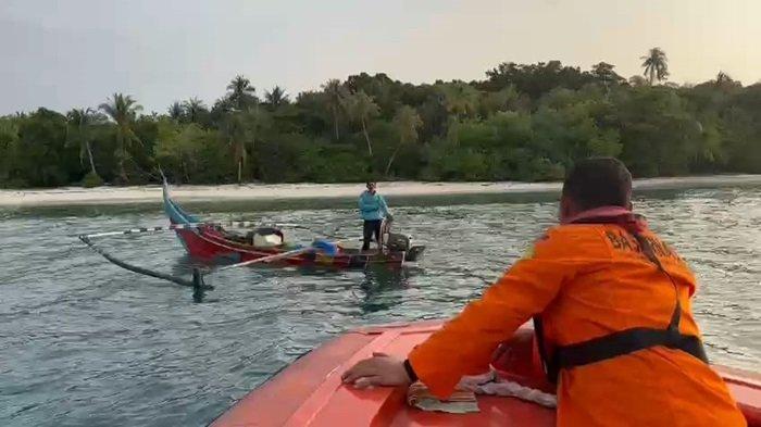 Petugas Kantor SAR Padang menemukan nelayan yang dilaporkan tidak kembali pulang dengan kondisi selamat, Sabtu (9/12/2023).