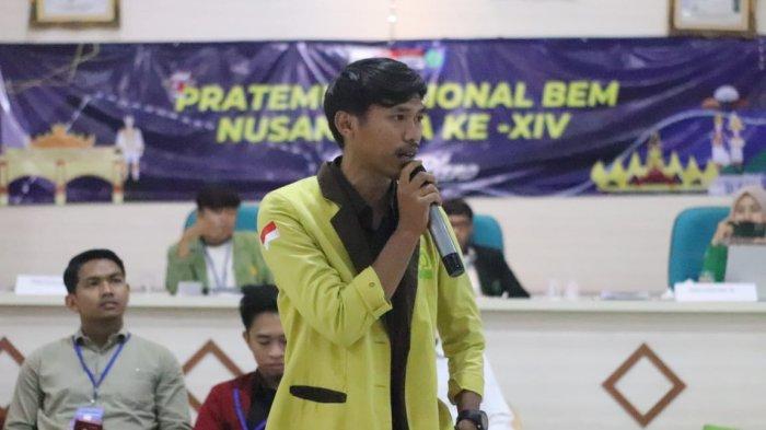 Presiden Mahasiswa (Presma) Dema UIN Sjech M. Djamil Djambek Bukittinggi, Ahmad Zaki.