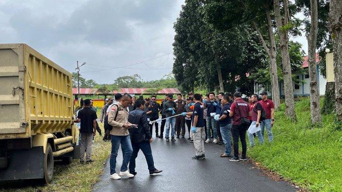 Rekonstruksi kasus polisi tembak polisi di Mapolres Solok Selatan Provinsi Sumatera Barat (Sumbar), Kamis (23/1/2025).