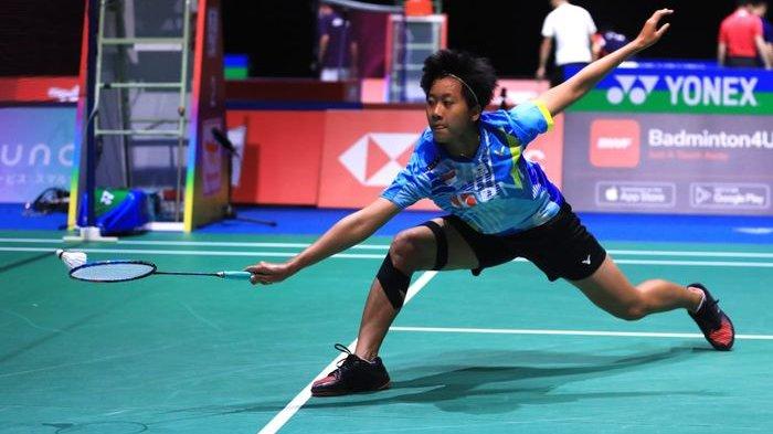Pebulu tangkis putri Indonesia, Putri Kusuma Wardani (KW), terhenti langkahnya dalam Kejuaraan Dunia 2022 di Tokyo Jepang, Selasa (23/8/2022).
Namun sayang Putri KW takluk dari lawannya, Wakil Malaysia, Soniia Cheah