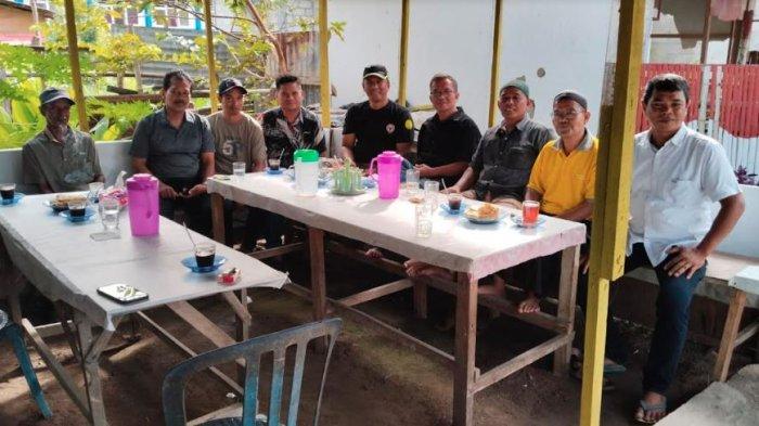 Suasana diskusi menggagas Pendirian SMA Negeri di Kelurahan Baringin dan Tarantang, Kecamatan Lubuk Kilangan, Minggu (21/7/2024)