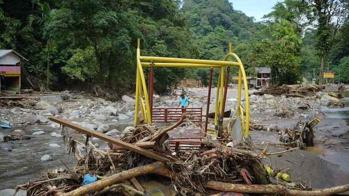 Kawasan taman wisata di kawasan Taman Wisata Alam, Lembah Anai, Kabupaten Tanah Datar, Minggu (12/5/2024).
