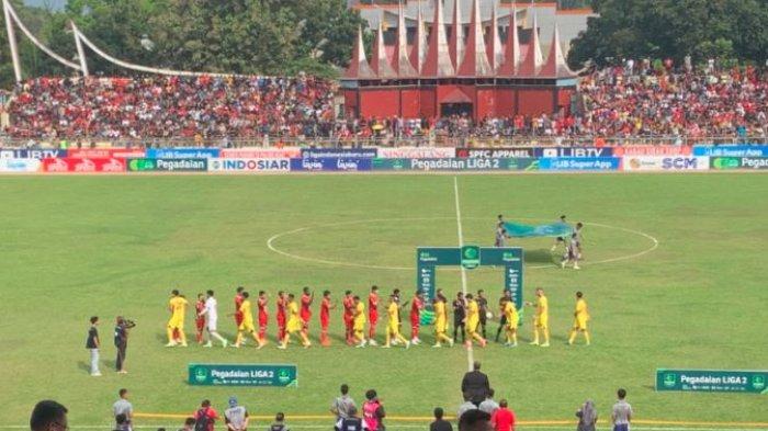 Kick off pertandingan antara Semen Padang FC dan Sriwijaya FC dimulai pukul 15.15 WIB di Stadion H Agus Salim Padang, Minggu (26/11/2023).