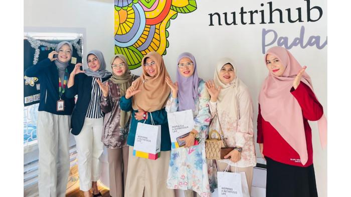 WORKSHOP- Guru Belajar Foundation bersama Nutrifood menggelar workshop “Transformasi Guru PJOK menjadi Pemimpin Perubahan Gaya Hidup Sehat di Sekolah” bagi guru Pendidikan Jasmani, Olahraga dan Jasmani (PJOK). Workshop dengan program “Nutrifood Physical Education Teacher” (NPET) ini berlangsung di Nutrihub Kota Padang, Sabtu (19/07/25).