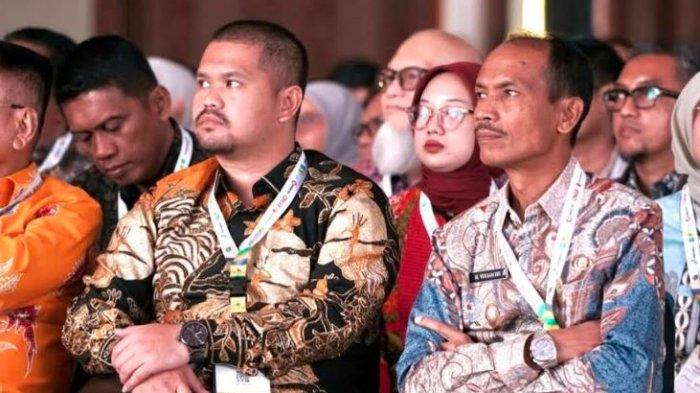 WABUP SOLSEL HADIRI FORUM NASIONAL - Wakil Bupati Solok Selatan, Yulian Efi, hadiri kegiatan berskala nasional The 2nd Human Capital Summit of Energy 2025 yang diselenggarakan oleh Kementerian Energi dan Sumber Daya Mineral (ESDM) pada 3-4 Juni 2025 di Jakarta International Convention Center (JICC), Jakarta. Kehadirannya di forum tersebut merupakan bentuk nyata dari komitmen Pemerintah Kabupaten Solok Selatan dalam mendukung arah kebijakan nasional di sektor energi.