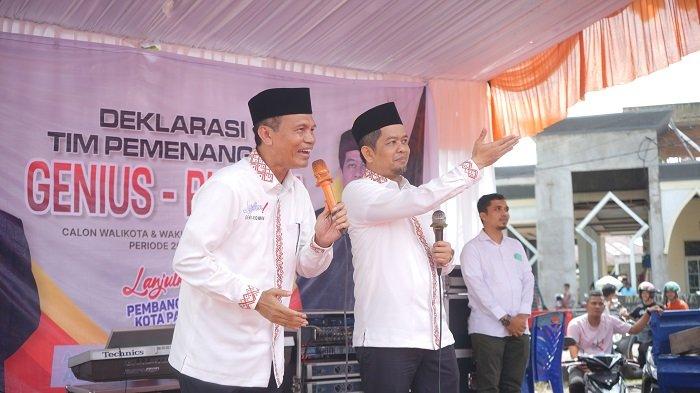 Genius Umar-Muhammad Ridwan saat deklarasi di depan ratusan pendukungnya sebelum mendaftar ke KPU Kota Pariaman, Rabu (28/8/2024).