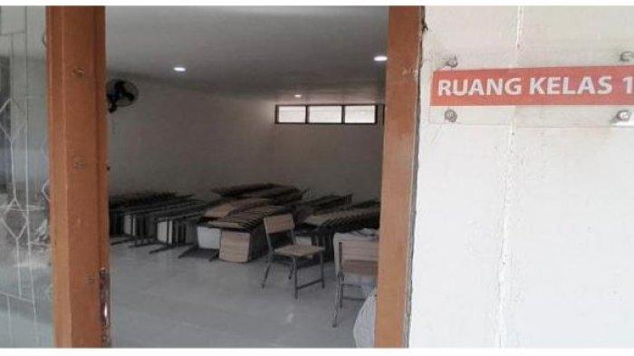 RUANG KELAS SR DI SOLOK - Pemerintah Kabupaten Solok saat ini tengah langsungkan pembangunan gedung untuk penyelenggaraan sekolah rakyat di Kabupaten Solok. Karena hanya sanggup menampung satu angkatan, Dinas Sosial Kabupaten Solok mengusulkan pembangunan gedung baru di Kabupaten Solok, Provinsi Sumatera Barat [Sumbar]