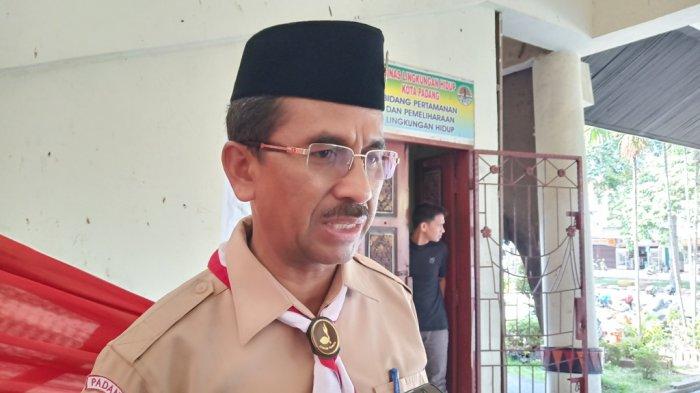 Kepala Dinas Pendidikan Kota Padang Barlius, pada saat Deklarasi Menolak Aktivitas Narkotika, Seks Bebas, dan Kenakalan Remaja di Sumbar, Selasa (10/12/2019).