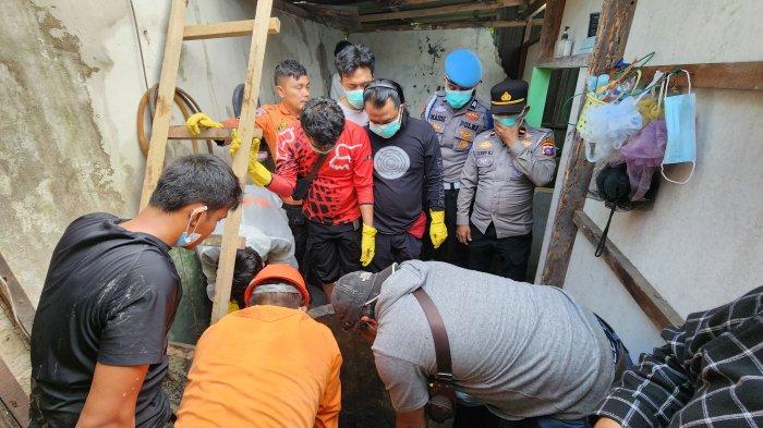 PEMBUNUHAN MUTILASI- Petugas kepolisian dari Polres Padang Pariaman saat melakukan pengembangan terkait indikasi adanya korban lainnya dalam pengembangan kasus penemuan potongan tubuh di Kabupaten Padang Pariaman, Sumatera Barat, Kamis (19/6/2025). Polisi berhasil mengamankan satu orang terduga pelaku terkait tindak mutilasi yang terjadi di kawasan Batang Anai, Kabupaten Padang Pariaman, Sumatera Barat.