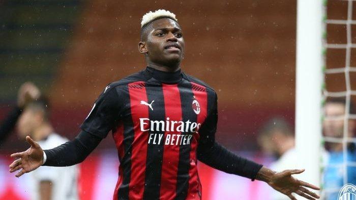 Selebrasi Rafael Leao usai mencetak gol ke gawang Spezia dalam kemenangan 3-0 AC Milan pada laga lanjutan Liga Italia 2020-2021.