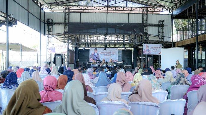 Ketua DPRD Provinsi Sumatera Barat (Sumbar) Supardi, menampung aspirasi ratusan guru SMK se kota Payakumbuh dalam agenda reses perorangan masa persidangan ketiga.