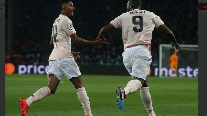 Striker Manchester United, Marcus Rashford, melakukan selebrasi seusai menjcetak gol ke gawang PSG dalam laga di Parc des Princess, Rabu (6/3/2019)
