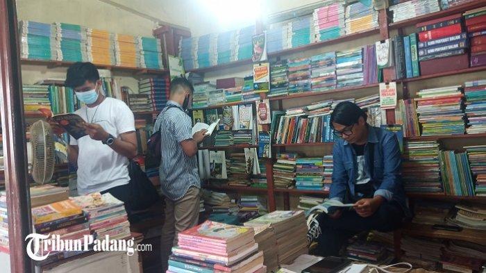 Toko Buku Bekas di Padang Tetap Eksis di Tengah Pandemi, Tawarkan Harga