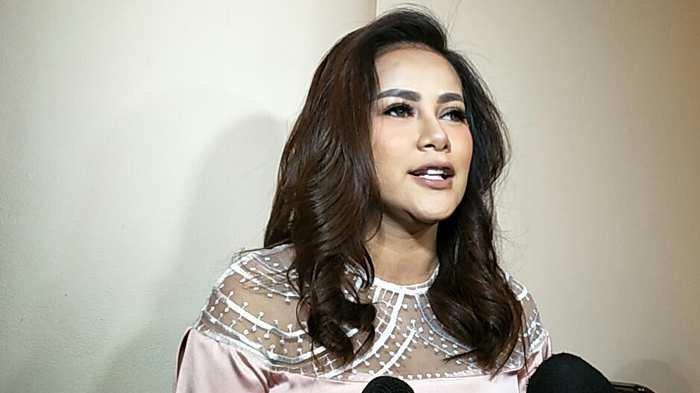 OLLA LEPAS HIJAB - Olla Ramlan ketika ditemui di kawasan Thamrin, Jakarta Pusat, Jumat (17/11/2017) lalu. Akhirnya tak Lagi Dicicil, Alasan Olla Ramlan resmi buka hijab dikuak