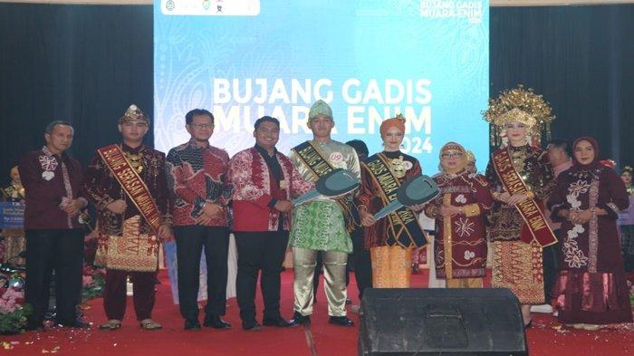 Attalah dan Harizan Terpilih Bujang dan Gadis Muara Enim 2024