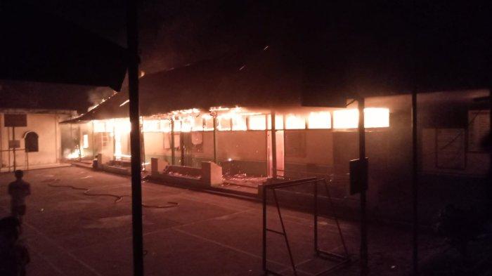 Bangunan Pondok Pesantren (Ponpes) Darussalam Muhammadiyah di Ogan Ilir, terbakar pada Jumat (21/6/2024) malam sekira pukul 23.37.