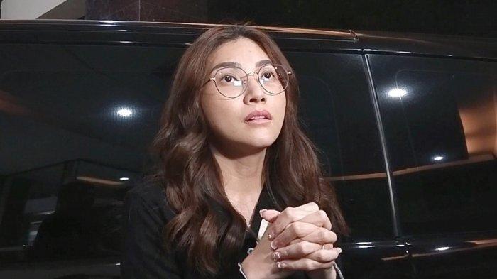 SARWENDAH SAYANG RUBEN - Foto Sarwendah saat ditemui awak media, 24 Desember 2024 lalu. Sarwendah mengaku masih menyayangi Ruben Onsu.