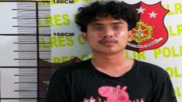 Tersangka Diat Putra Nurkesuma yang juga kekasih RF, mahasiswi Fakultas Tekni Unsri diamankan oleh Satreskrim Polres Ogan Ilir, Sabtu (18/11/2023).