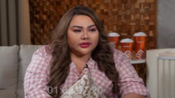 LISA MARIANA DROP - Tangkapan layar YouTube dr Richard Lee Kamis (14/5/2025). Dikenal pasca ngaku jadi selingkuhan Ridwan Kamil, kondisi Lina Mariana drop, akui jadwalnya padat